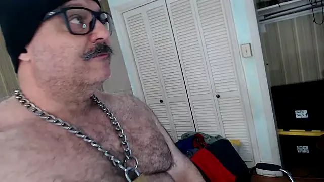 Snapshot of bullmusclejoe chatting on May 2026 11:10:01 PM bullmusclejoe online show from May 2026 11:10:01 PM