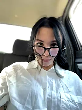 Snapshot of VendiMur chatting on November 2025 04:05:01 AM VendiMur online show from November 2025 04:05:01 AM