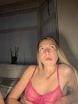 Snapshot of CheekyChelseaX chatting on October 2025 08:20:02 PM CheekyChelseaX online show from October 2025 08:20:02 PM