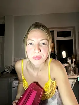 Snapshot of CheekyChelseaX chatting on October 2025 07:54:02 PM CheekyChelseaX online show from October 2025 07:54:02 PM