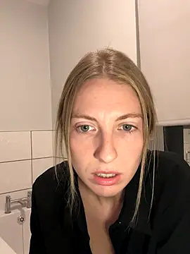 Snapshot of CheekyChelseaX chatting on October 2025 07:15:02 PM CheekyChelseaX online show from October 2025 07:15:02 PM