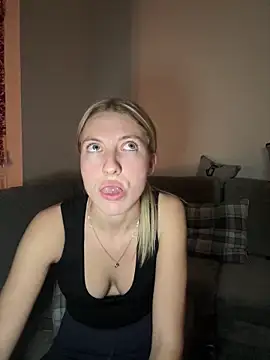 Snapshot of CheekyChelseaX chatting on December 2025 05:29:01 PM CheekyChelseaX online show from December 2025 05:29:01 PM