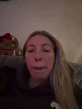 Snapshot of CheekyChelseaX chatting on December 2025 06:31:02 PM CheekyChelseaX online show from December 2025 06:31:02 PM