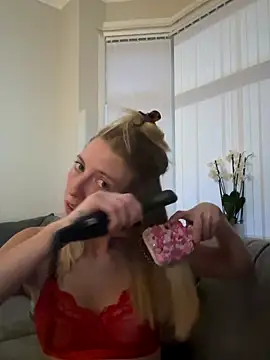 Snapshot of CheekyChelseaX chatting on October 2025 05:47:01 PM CheekyChelseaX online show from October 2025 05:47:01 PM
