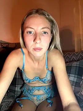 Snapshot of CheekyChelseaX chatting on December 2025 06:51:02 PM CheekyChelseaX online show from December 2025 06:51:02 PM