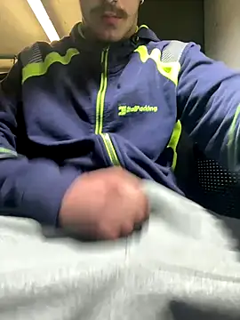 Snapshot of 420boy__ chatting on November 2025 04:33:01 PM 420boy online show from November 2025 04:33:01 PM