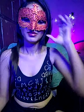 royeoy22 online show from September 2025 01:00:01 PM