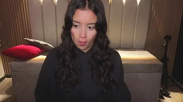  Mia Evans 1 online show from January 2026 01:18:02 PM