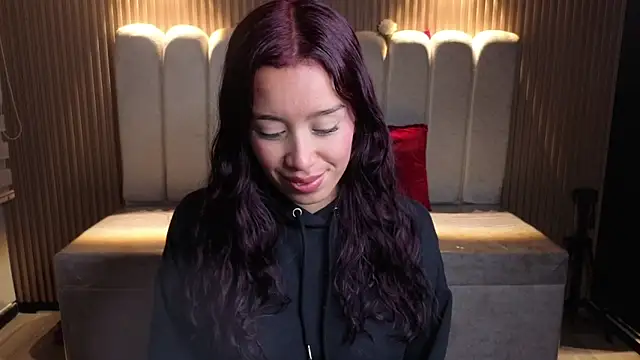  Mia Evans 1 online show from May 2026 01:19:02 PM