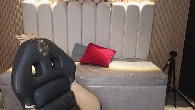  Mia Evans 1 online show from February 2026 07:47:01 PM