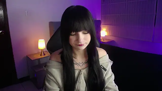  Charlotte Collins  online show from January 2026 02:33:01 PM