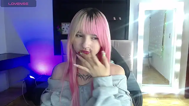  Charlotte Collins  online show from June 2026 03:29:01 PM
