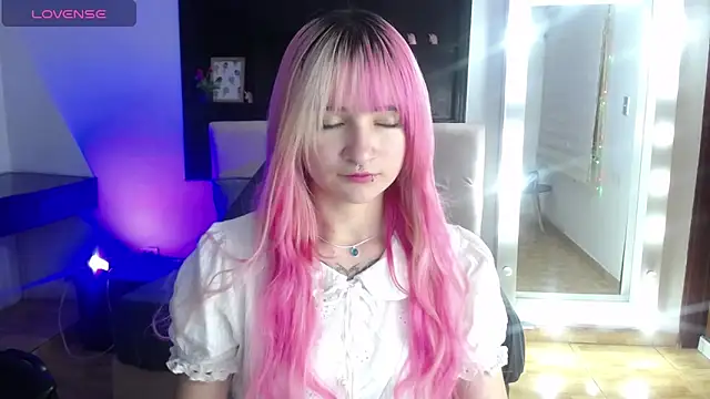  Charlotte Collins  online show from June 2026 03:56:02 PM
