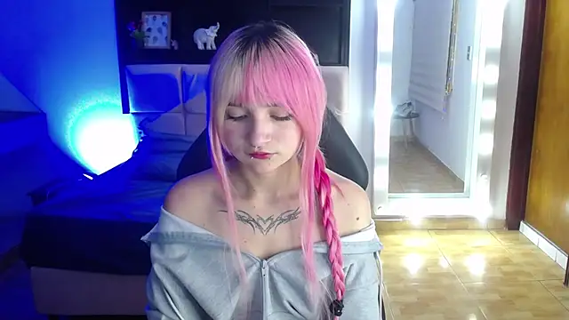  Charlotte Collins  online show from June 2026 03:33:02 PM