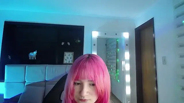  Charlotte Collins  online show from April 2026 02:21:01 PM