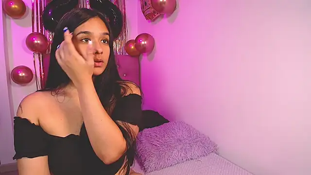 mae nathan  online show from November 2025 05:30:02 AM