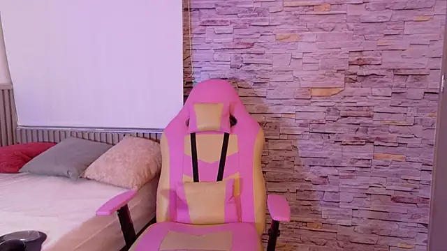 liz monserrat 1 online show from November 2025 07:57:01 PM