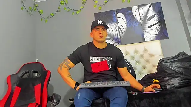 AngelAndChris online show from September 2025 12:22:01 PM