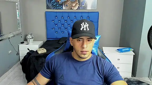 AngelAndChris online show from October 2025 12:35:02 PM