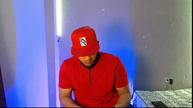 massimo vidal  online show from November 2025 05:35:01 PM