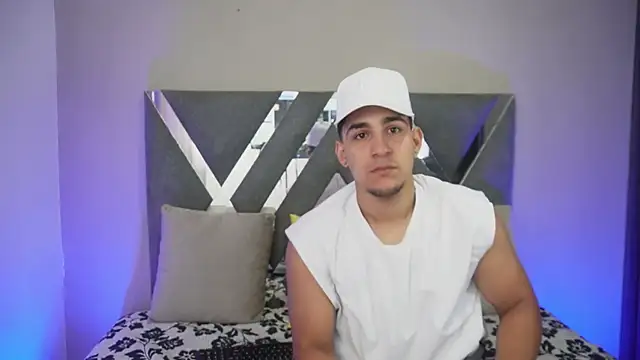 Snapshot of massimo_vidal_ chatting on October 2025 12:20:02 PM massimo vidal  online show from October 2025 12:20:02 PM