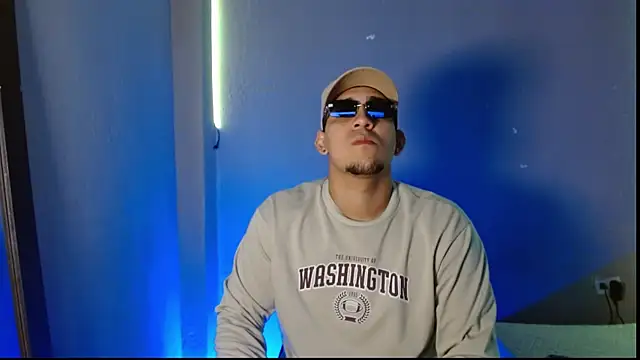 massimo vidal  online show from December 2025 01:38:02 AM