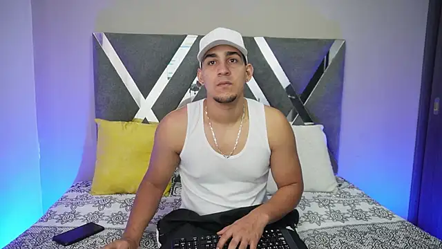 Snapshot of massimo_vidal_ chatting on October 2025 01:01:02 PM massimo vidal  online show from October 2025 01:01:02 PM
