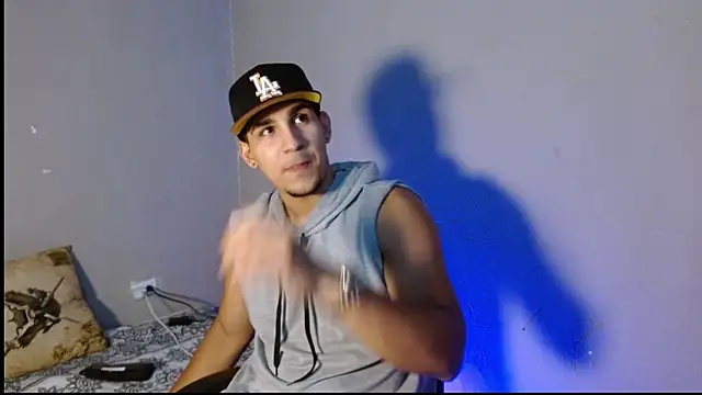 massimo vidal  online show from November 2025 02:38:02 AM