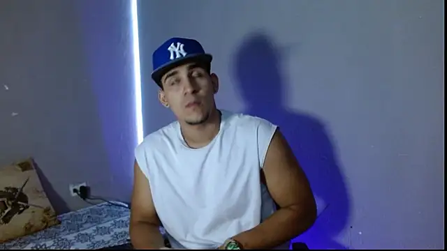 massimo vidal  online show from November 2025 11:41:01 PM