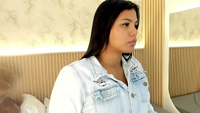 Snapshot of Liss-Reyes chatting on July 2026 12:57:02 PM Liss-Reyes online show from July 2026 12:57:02 PM