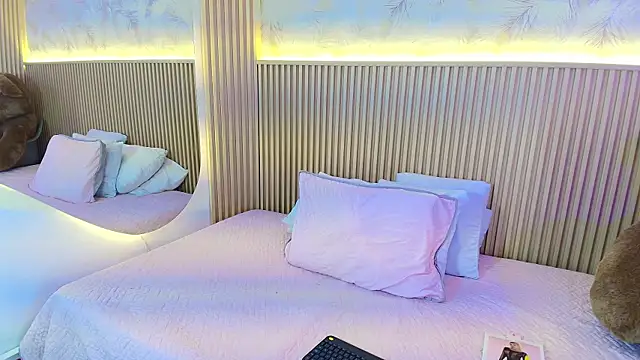 Liss-Reyes online show from March 2026 12:21:01 PM