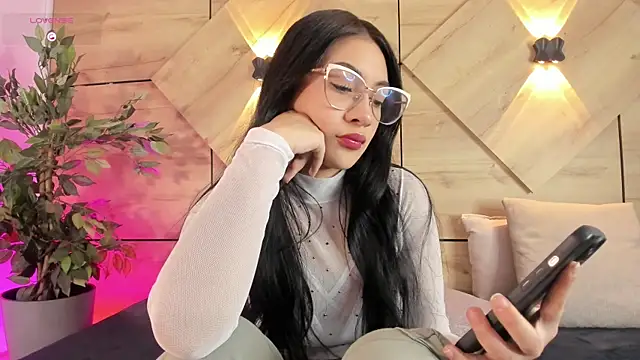 aylin rousse online show from October 2025 07:37:02 PM