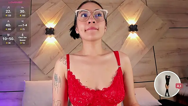 aylin rousse online show from November 2025 07:39:01 PM