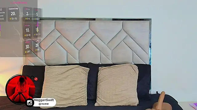 megganswift  online show from February 2026 11:36:01 PM