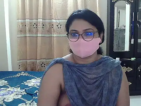 Snapshot of Elena_cruz5 chatting on October 2025 09:26:02 PM Elena cruz5 online show from October 2025 09:26:02 PM
