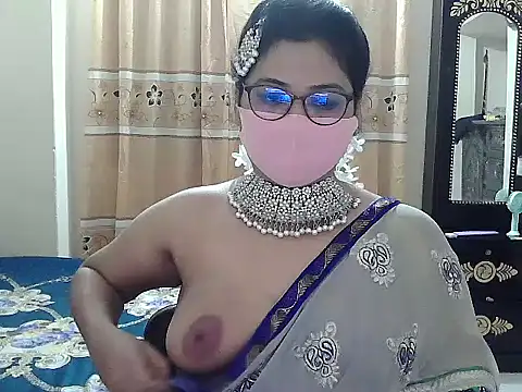 Snapshot of Elena_cruz5 chatting on October 2025 03:46:02 PM Elena cruz5 online show from October 2025 03:46:02 PM