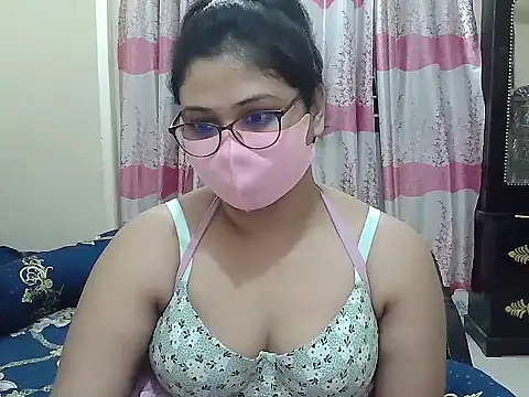 Snapshot of Elena_cruz5 chatting on September 2025 06:08:01 PM Elena cruz5 online show from September 2025 06:08:01 PM