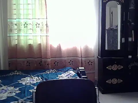 Snapshot of Elena_cruz5 chatting on October 2025 09:21:01 AM Elena cruz5 online show from October 2025 09:21:01 AM
