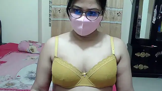 Snapshot of Elena_cruz5 chatting on December 2025 02:30:01 PM Elena cruz5 online show from December 2025 02:30:01 PM