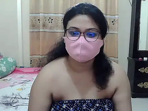 Snapshot of Elena_cruz5 chatting on October 2025 02:17:02 PM Elena cruz5 online show from October 2025 02:17:02 PM