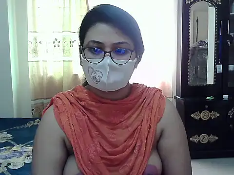 Snapshot of Elena_cruz5 chatting on October 2025 01:17:02 AM Elena cruz5 online show from October 2025 01:17:02 AM