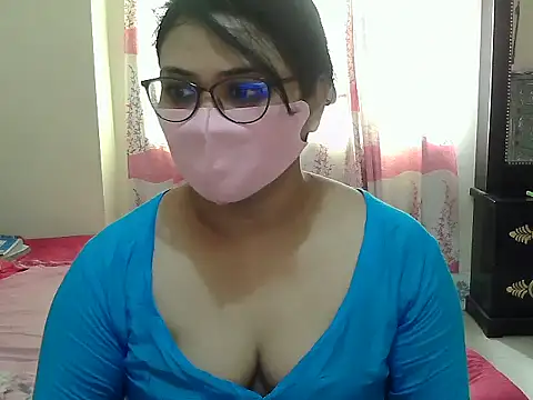 Snapshot of Elena_cruz5 chatting on September 2025 04:23:01 AM Elena cruz5 online show from September 2025 04:23:01 AM