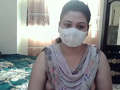 Snapshot of Elena_cruz5 chatting on October 2025 01:59:01 AM Elena cruz5 online show from October 2025 01:59:01 AM