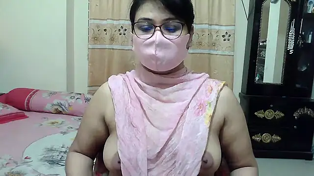 Snapshot of Elena_cruz5 chatting on November 2025 12:38:01 PM Elena cruz5 online show from November 2025 12:38:01 PM