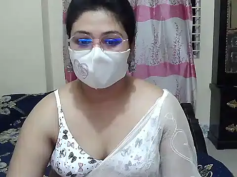 Snapshot of Elena_cruz5 chatting on September 2025 05:46:01 PM Elena cruz5 online show from September 2025 05:46:01 PM