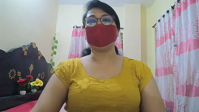 Snapshot of Elena_cruz5 chatting on February 2026 06:29:02 PM Elena cruz5 online show from February 2026 06:29:02 PM