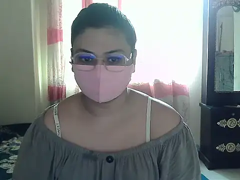 Snapshot of Elena_cruz5 chatting on September 2025 02:07:02 AM Elena cruz5 online show from September 2025 02:07:02 AM