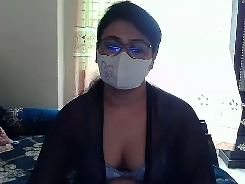 Snapshot of Elena_cruz5 chatting on October 2025 05:00:01 AM Elena cruz5 online show from October 2025 05:00:01 AM