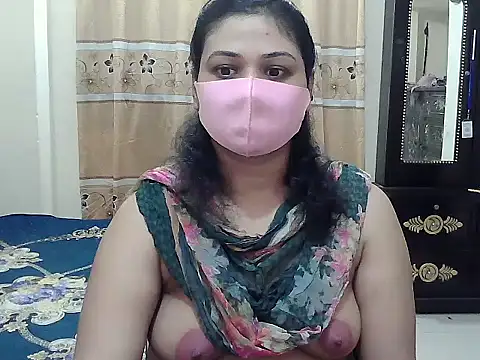 Snapshot of Elena_cruz5 chatting on October 2025 03:26:02 PM Elena cruz5 online show from October 2025 03:26:02 PM