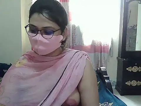 Snapshot of Elena_cruz5 chatting on September 2025 04:17:01 AM Elena cruz5 online show from September 2025 04:17:01 AM